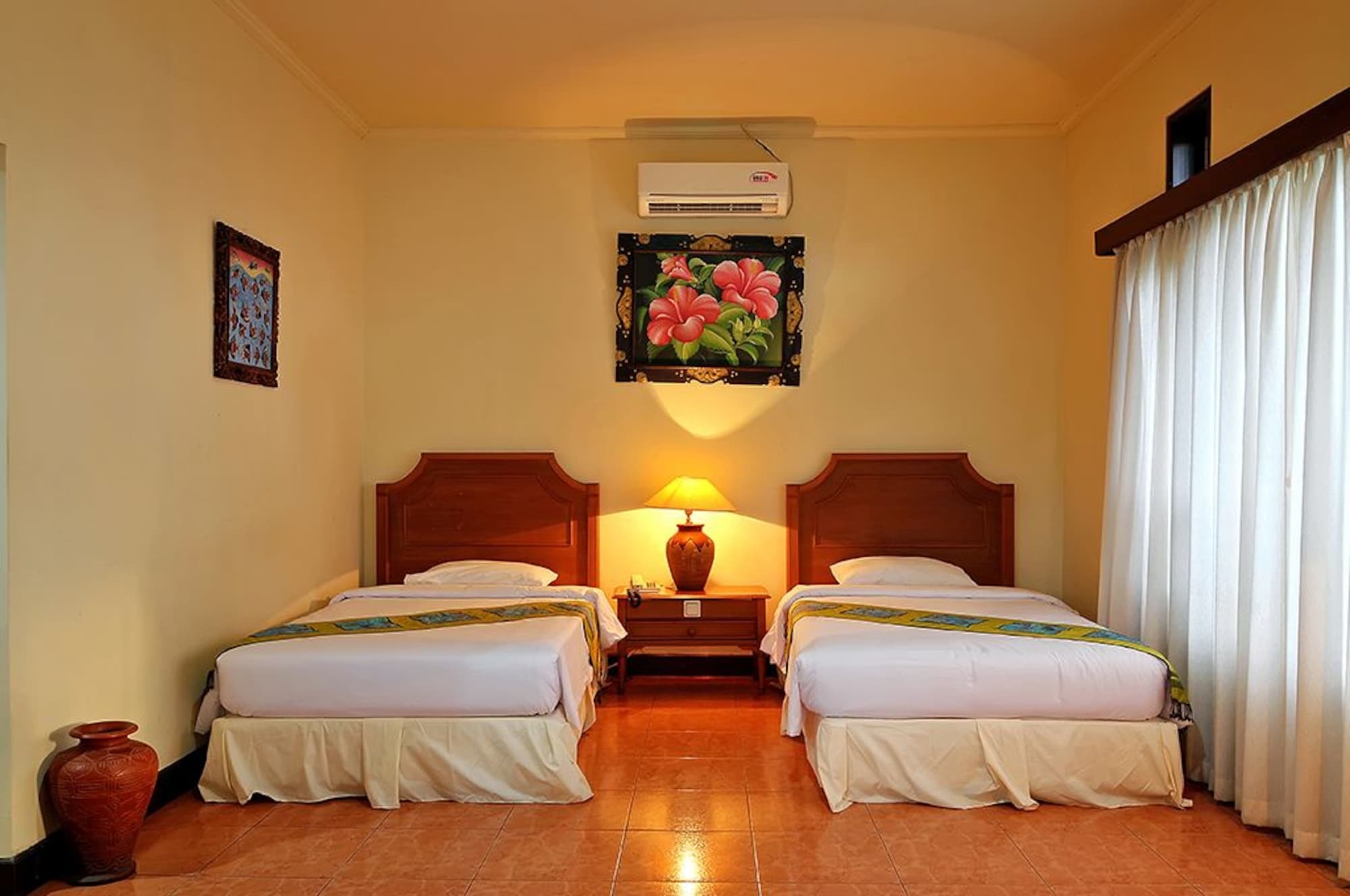 Dewi Sinta Hotel And Restaurant Танах Лот Экстерьер фото